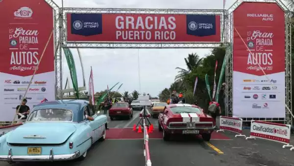 Puerto Rico rolls out a new record with the Largest parade of classic cars